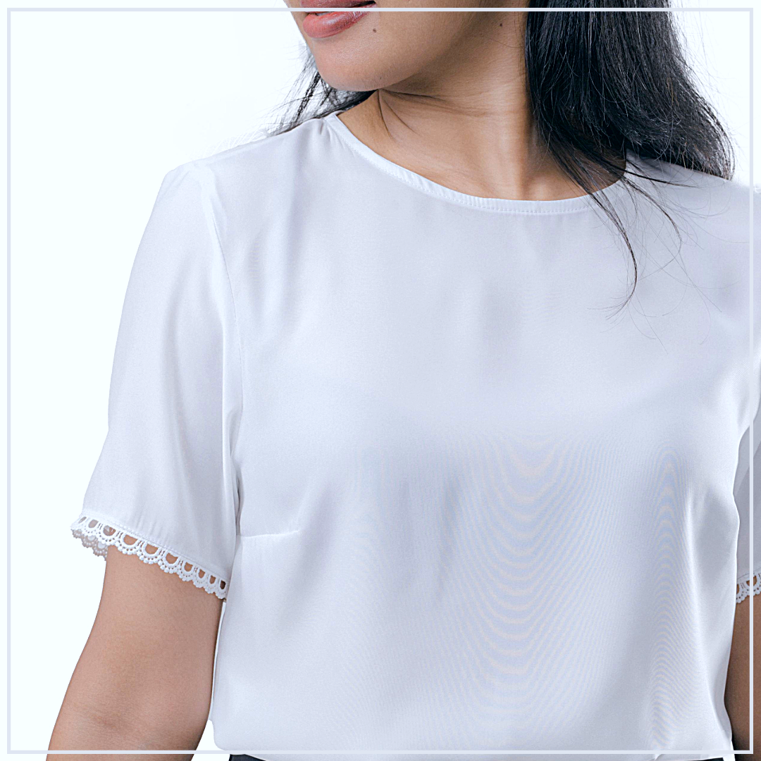LACE HEM TOP